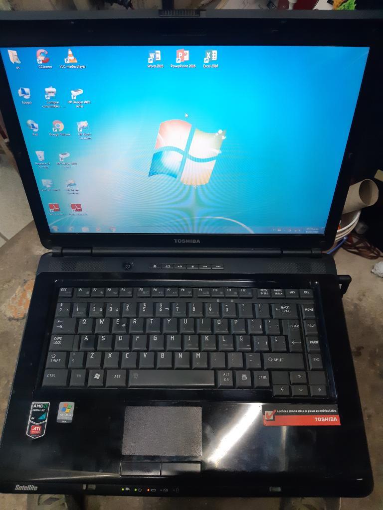 Laptop Toshiba Amd de 15 Pulgadas Remato
