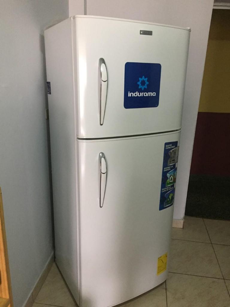 refrigeradora INDURAMA
