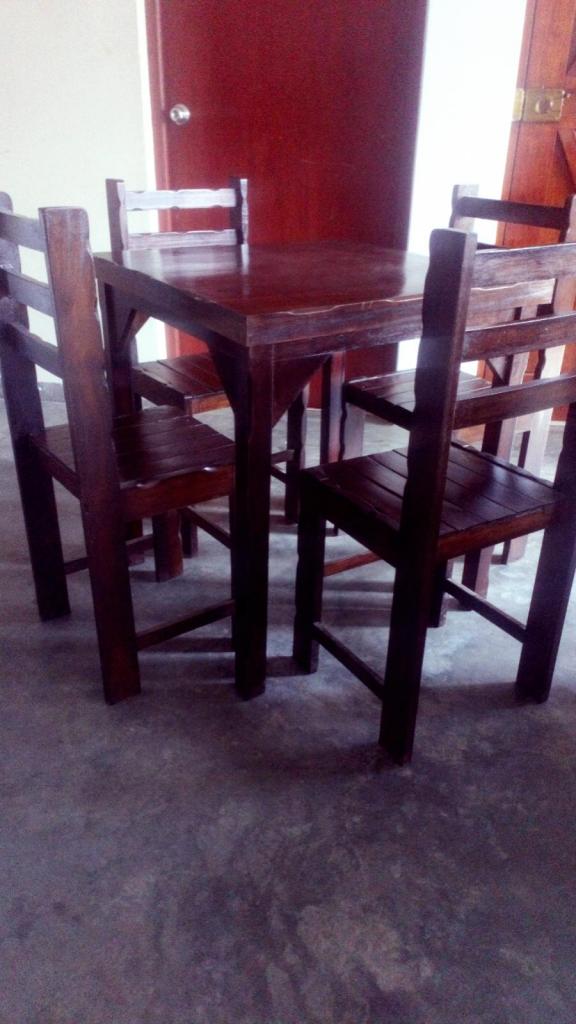 Juego de silla con mesa rustica madera