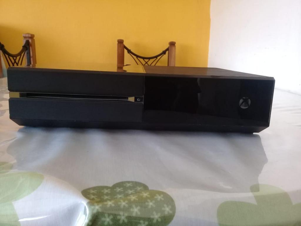 Vendo Xbox One mas camara, 6 juegos, transformador