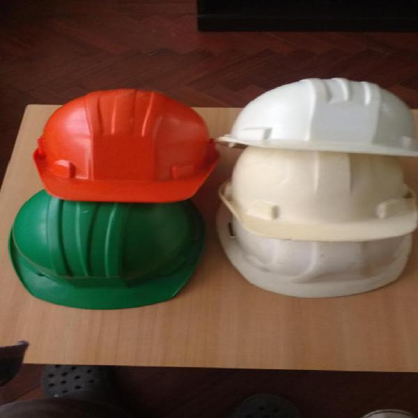 Remato 5 cascos industriales o de seguridad