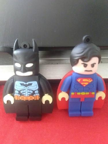 Usb 32gb Superman Y Batman Lego