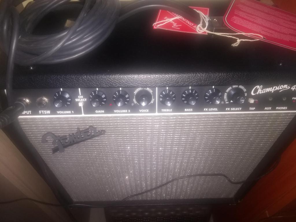 amplificador champion 40W