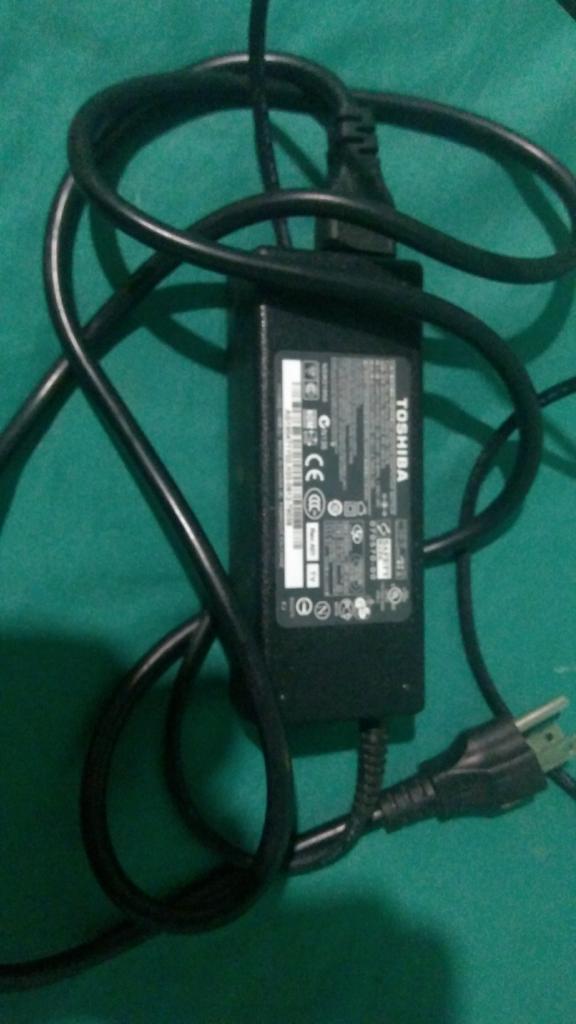 Cargador Toshiba