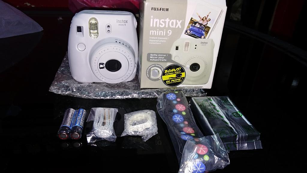 Fujifilm Instax Mini 9 Smokey White Humo