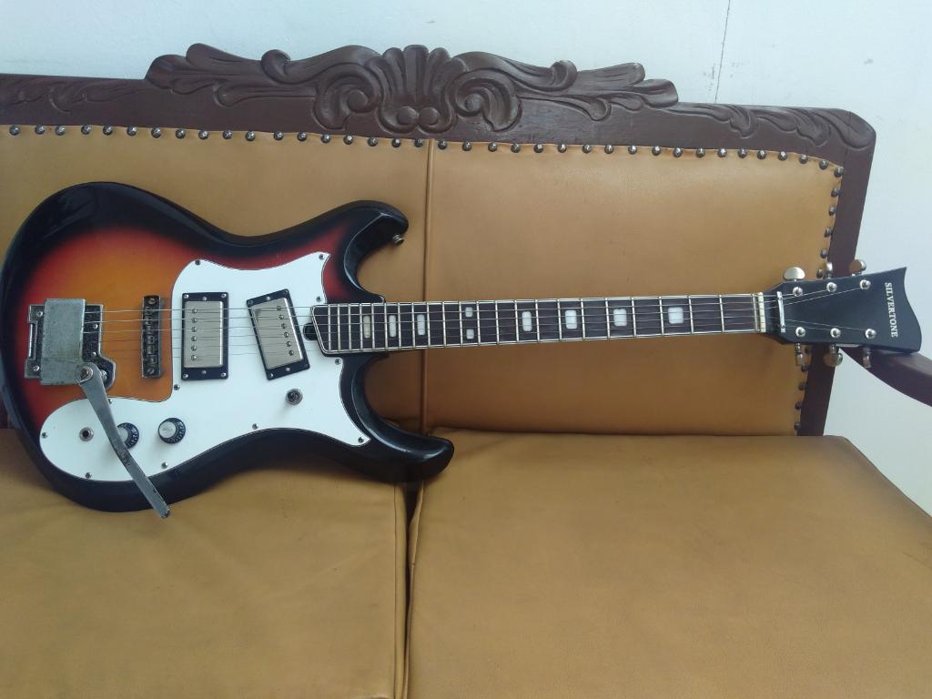 Silvertone Mosrite No Fender Gibson
