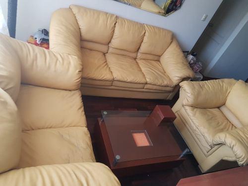 Muebles De Cuero