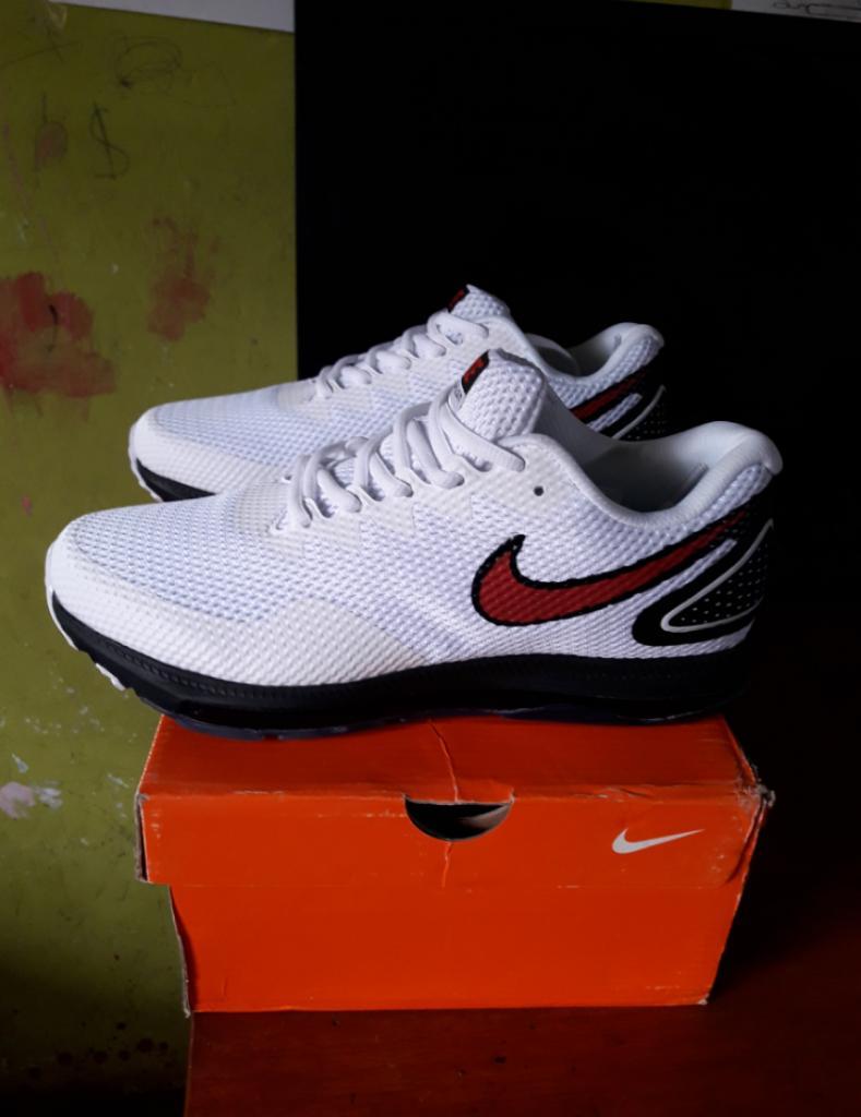 Nike Zoom Talla 42