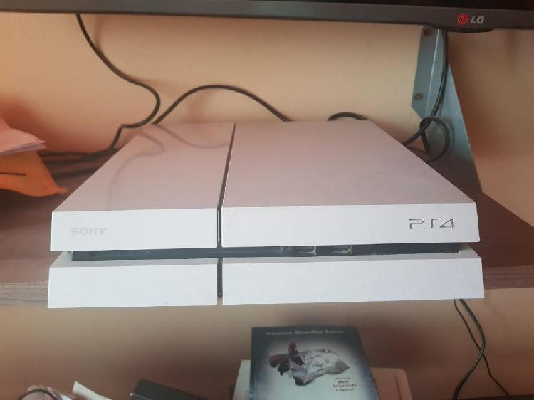 Vendo Ps4 en Buen Estado