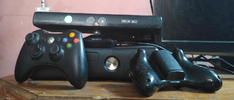 Xbox360 con Kinect 2 Mandos Y 26 Juegos