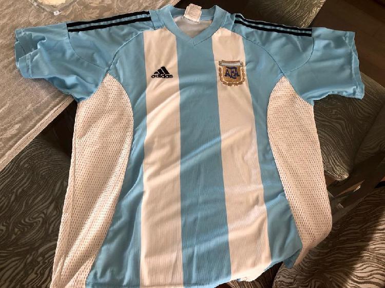 Remato Camiseta Adidas de Argentina