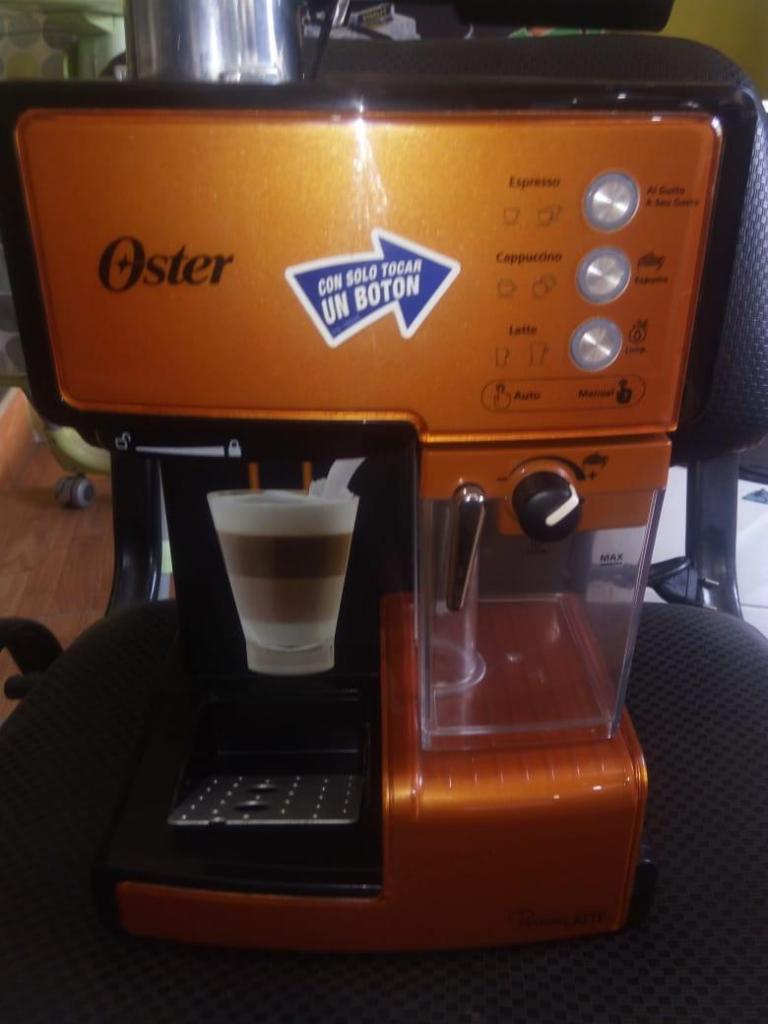 Cafetera Oster Automática Primalatte Espresso Bvstemr /