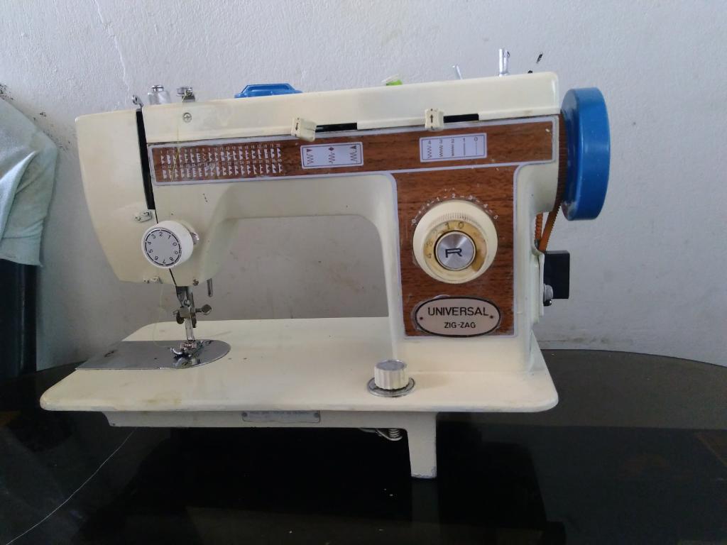 Vendo Máquina de Coser a 200 Soles