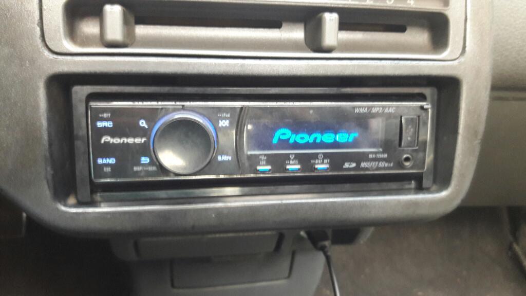 Vendo Radio Pioneer con Usb Cd Y Sd