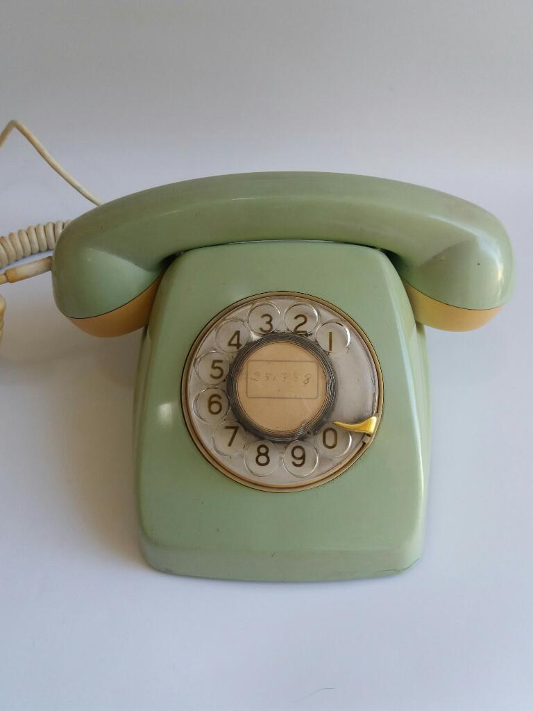 Elegante Teléfono Antiguo de Disco