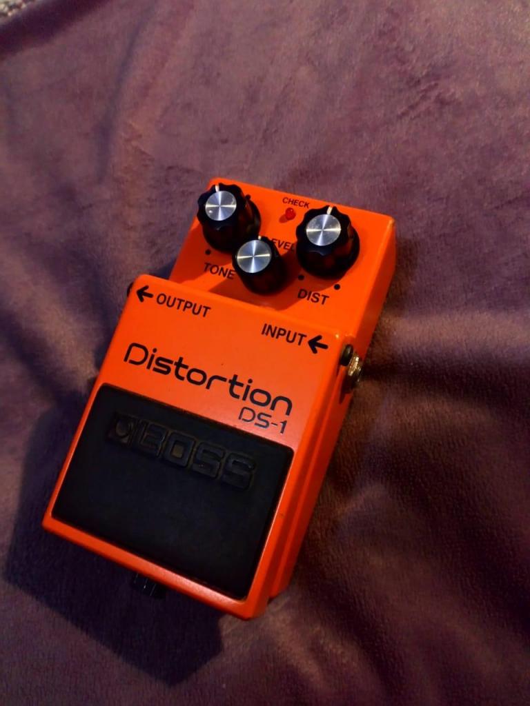 BOSS DS1 Pedal de Distorsion para Guitarra