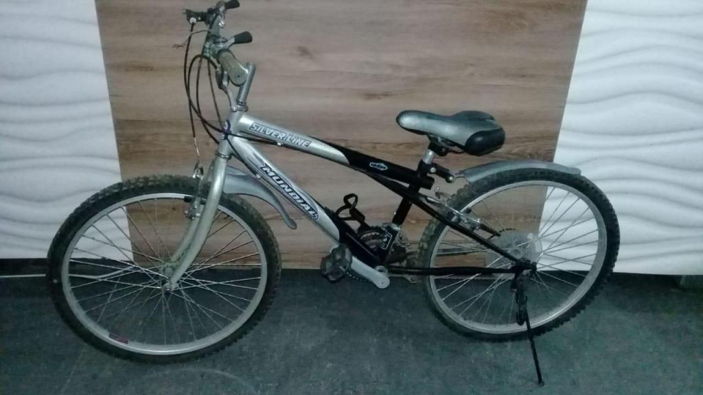 VENDO BICICLETA FUNCIONANDO S/120