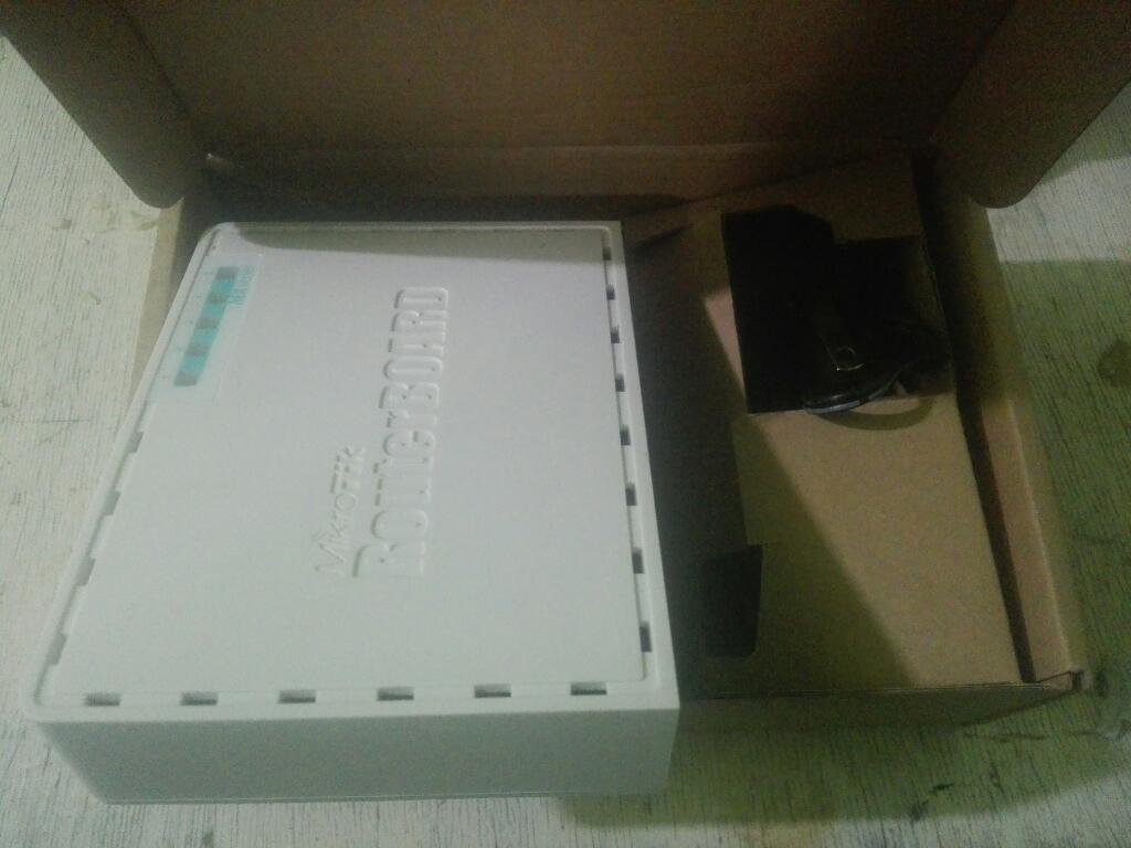 Mikrotik Rb750 R2