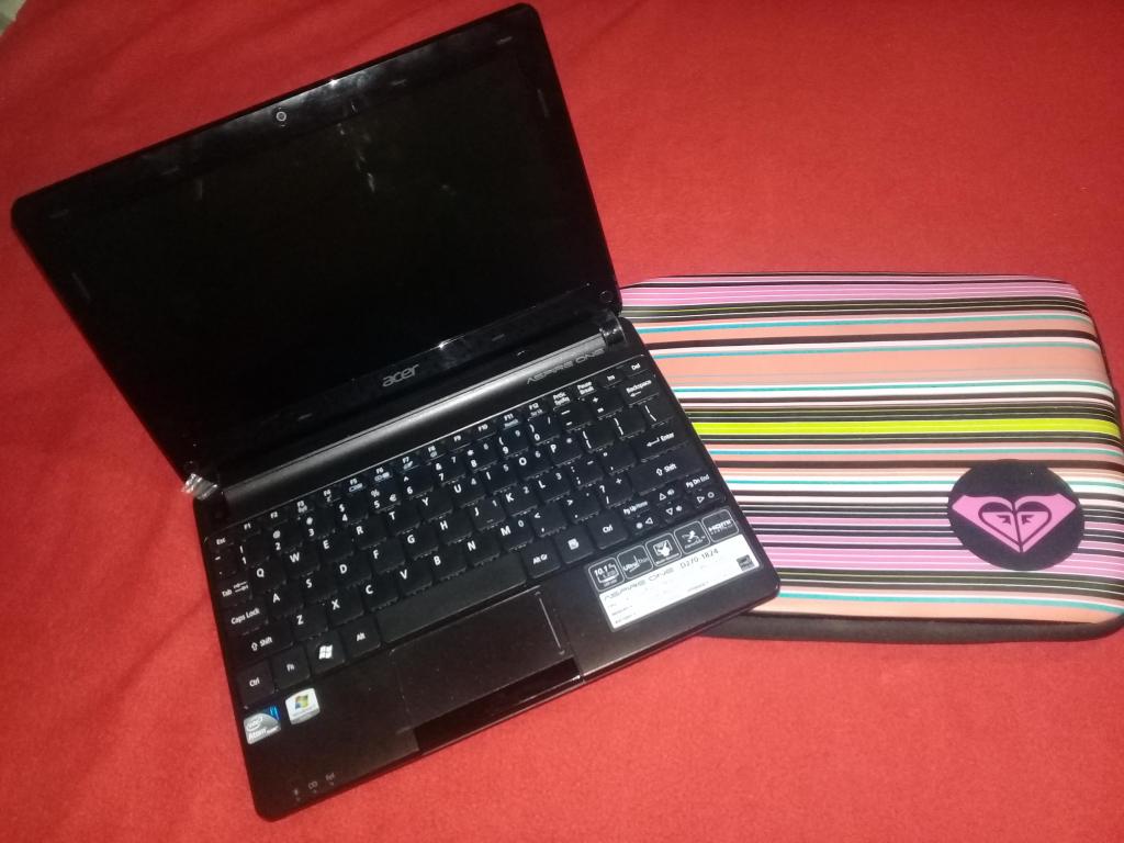 Mini Laptop ACER ASPIRE ONE