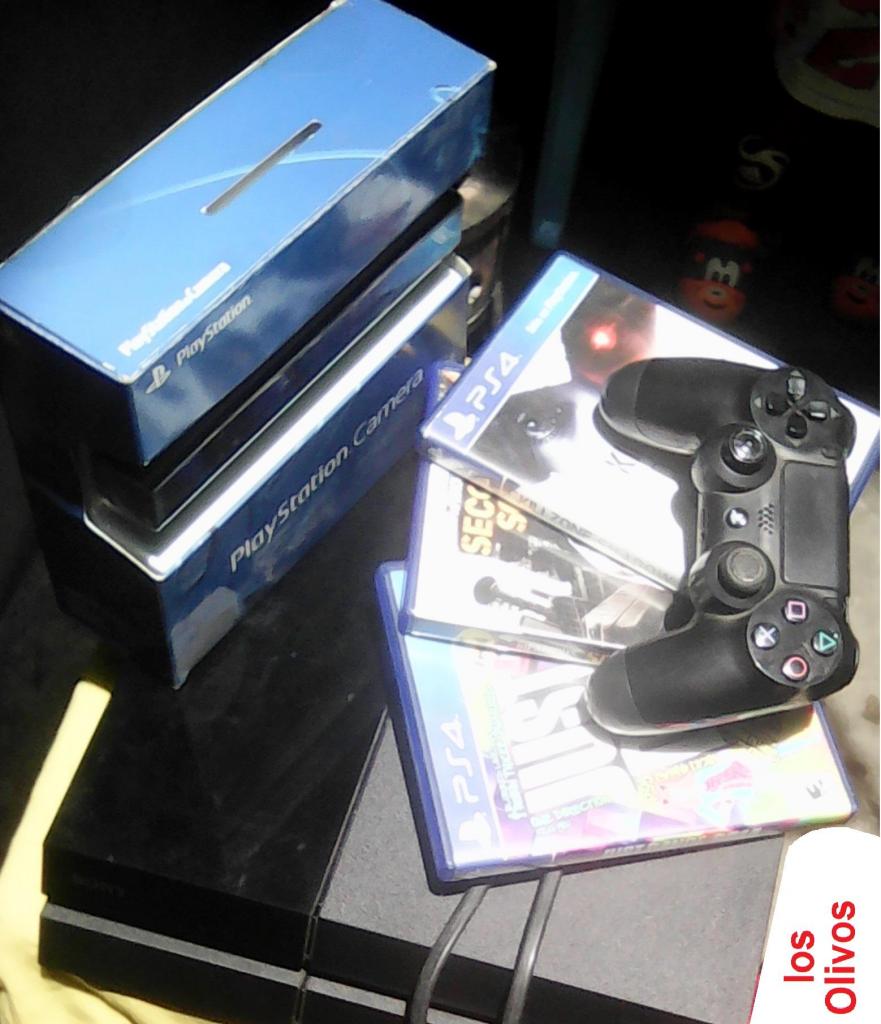 Ps4 con Camara Y 3 Juegos