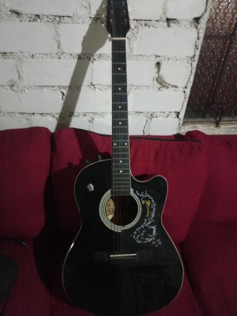 Vendo Guitarra Casi Nueva