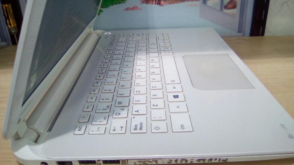 Venta de Laptop Toshiba Corei3 4ta