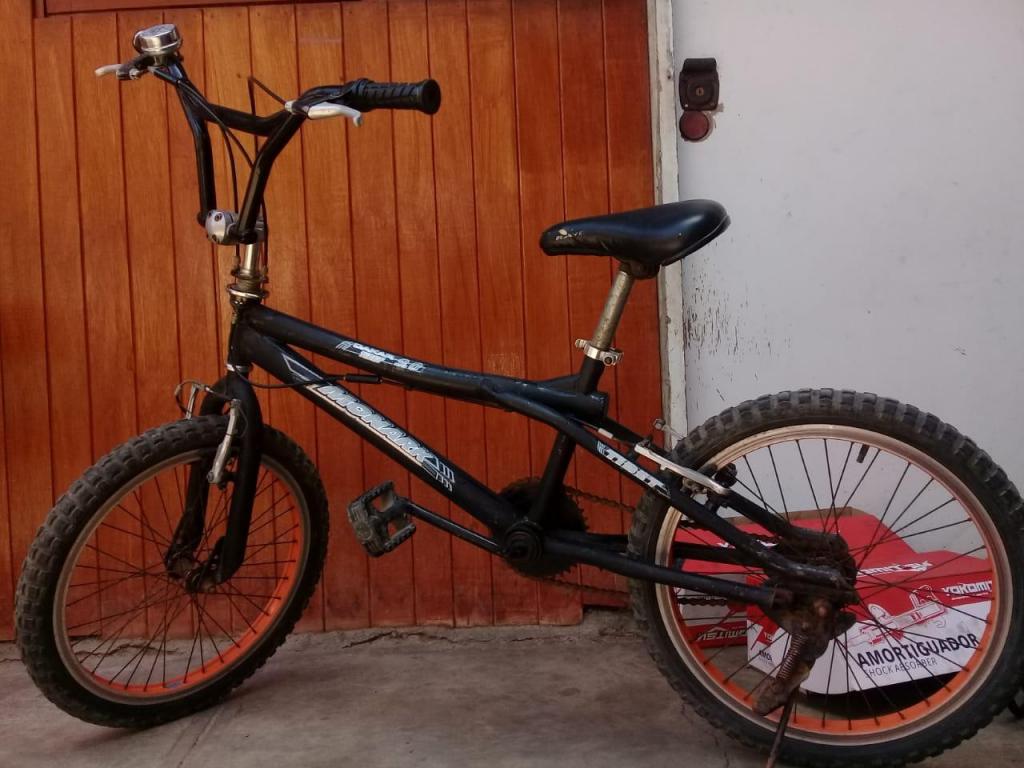 Bicicleta estilo BMX