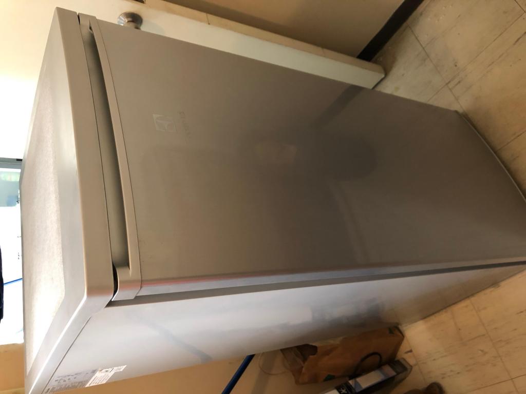 refrigeradora electrolux modelo erdg182msjg 210 lts color