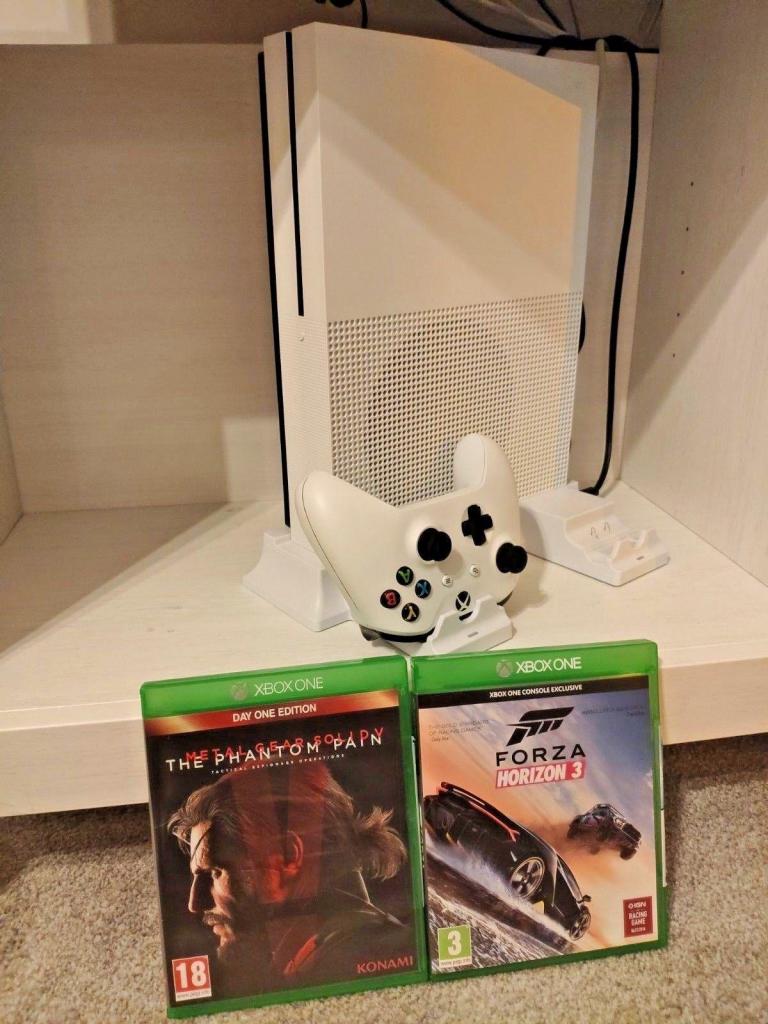 Consola Xbox 360 Slim con 2 juegos originales y kit