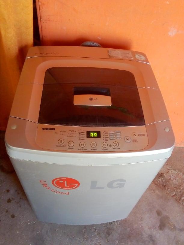 Remato hoy lavadora LG 10.5 kg