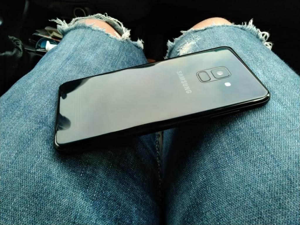 Samsung A8 Negro 
