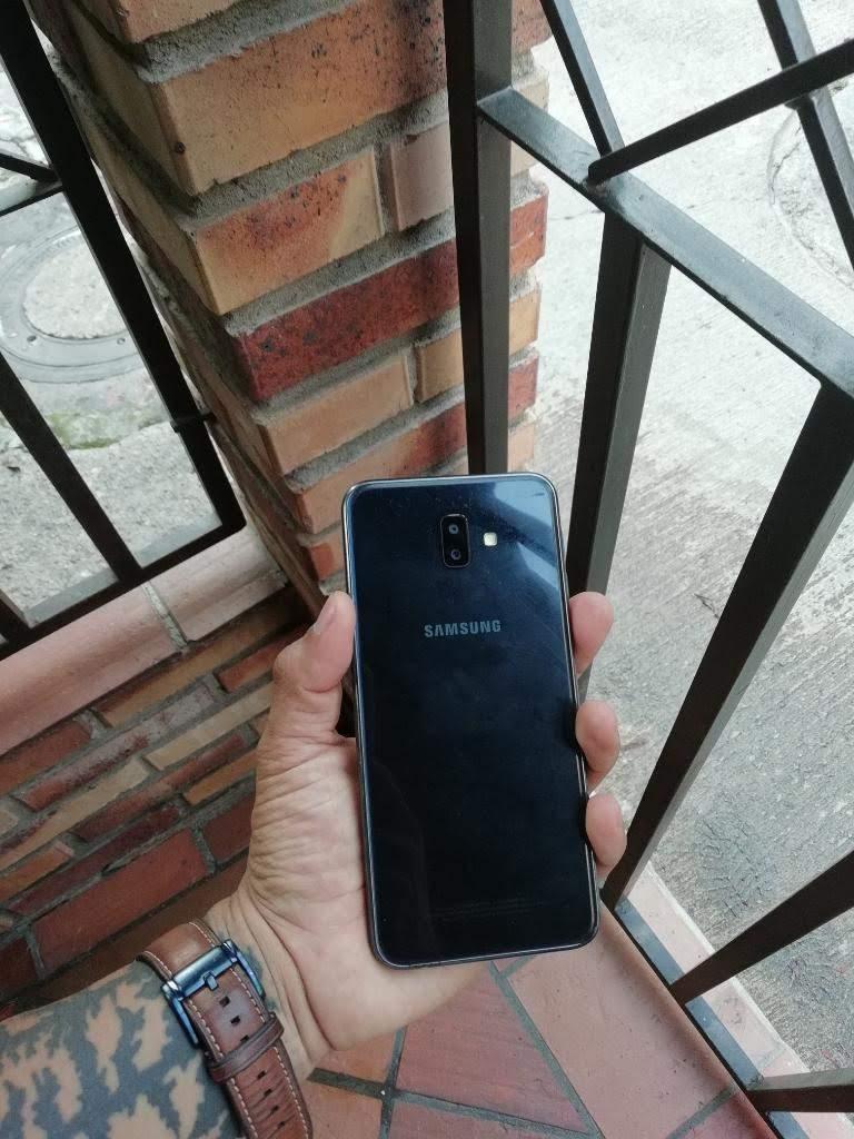 Samsung J6 Plus Negro Azul