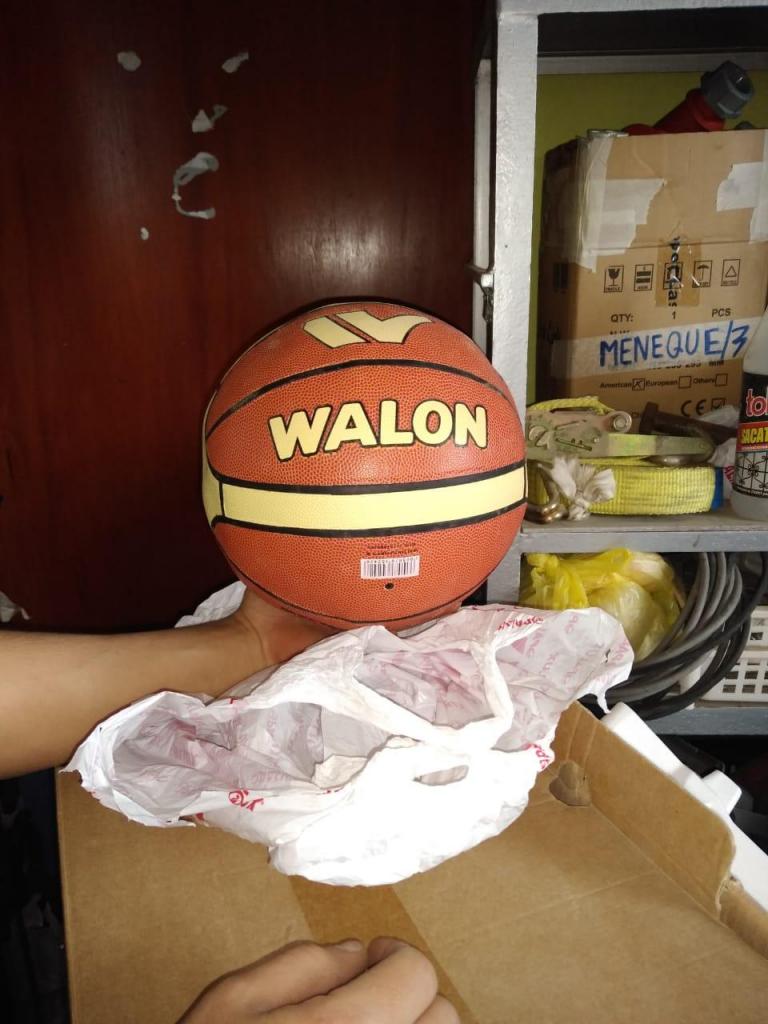 vendo pelota de baskeball en buen estado