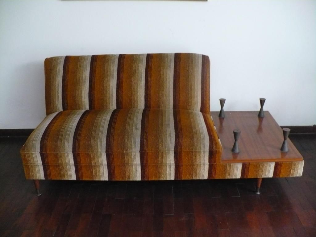 Sillón o sofá con mesa de anexo