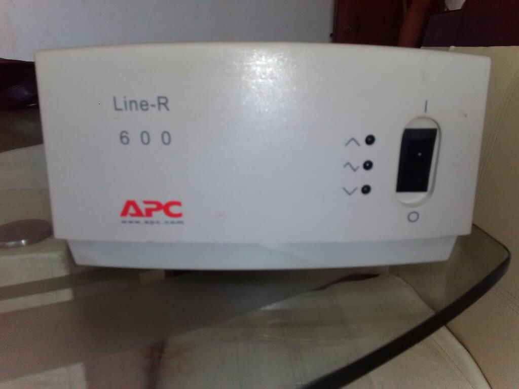 Estabilizador de Voltaje Apc 600r