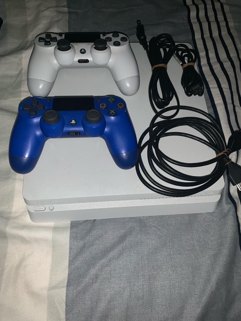 Vendo Play Station 4 (Ps4)