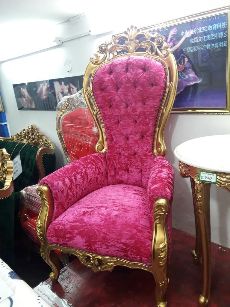 Sillón Alto Dorado con Fucsia