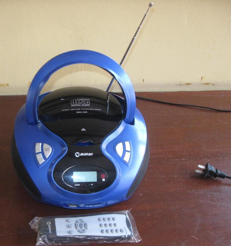 Radio Portátil CD/MP3 con Lector de USB y de Micro SD