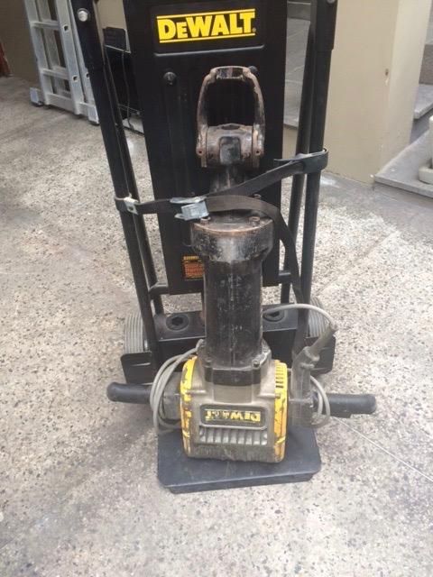 Martillo Demoledor marca DEWALT 30 kgs