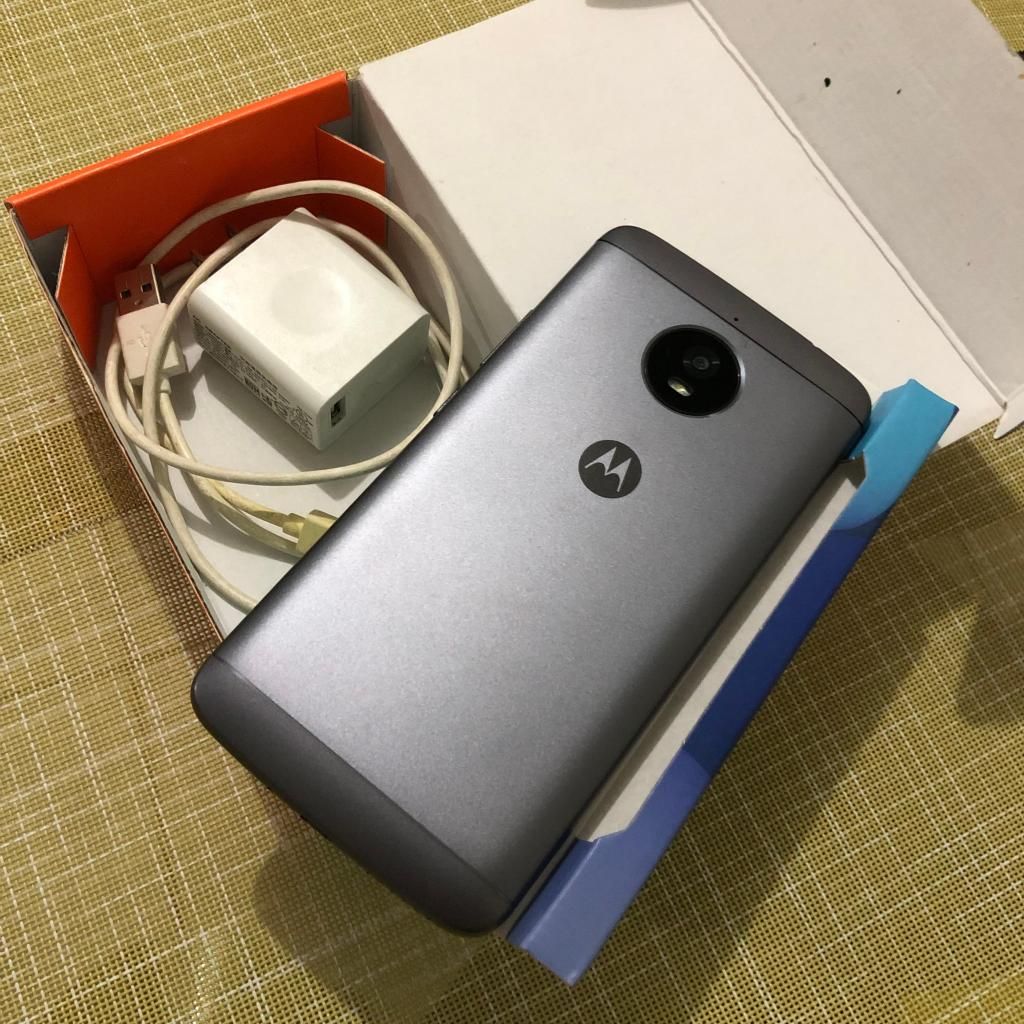 Motorola E4 Plus Libre Caja