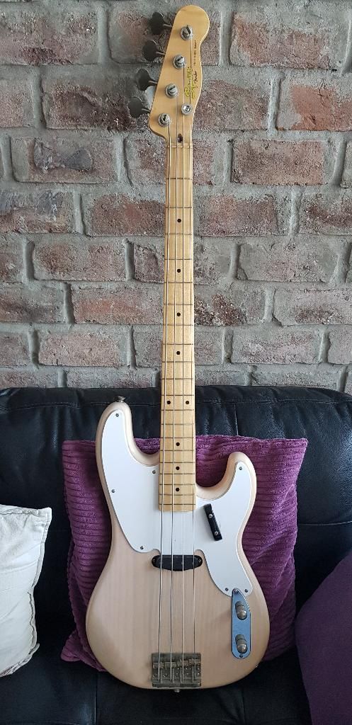 Squier Fender 50 Classic Vibe bajo