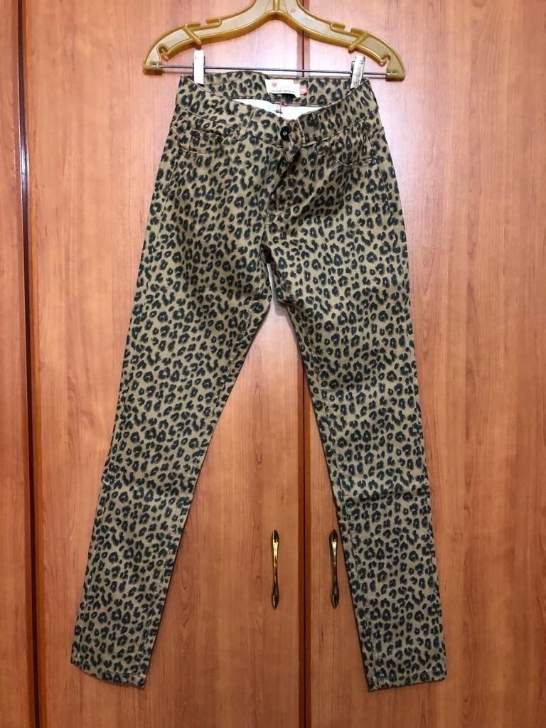 Pantalones Mujer Nuevos T-28 a S/.40 C/U