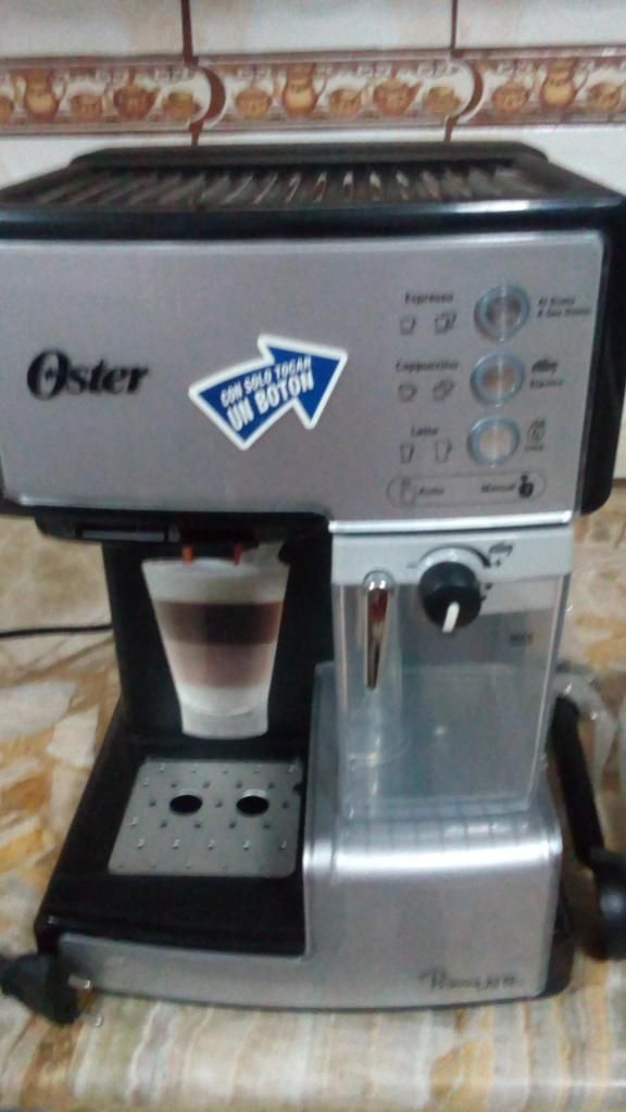 Cafetera Oster Capuchino Latte