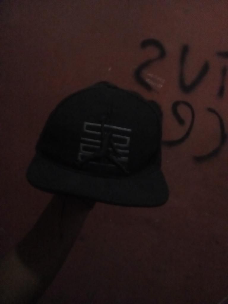 Se Vende Gorro Negro