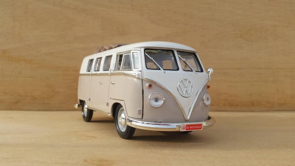 Vendo Volkswagen Microbus -esc 1/18- Juguete de Coleccion