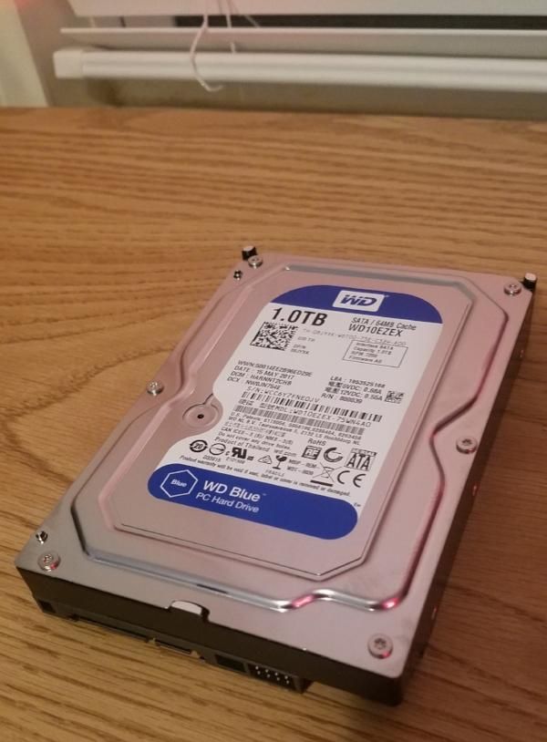 Disco duro 1TB marca Wester Digital Sata 6GB