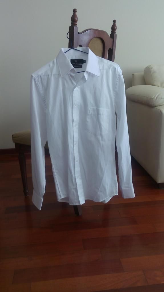 Vendo camisa de caballero nueva color blanco tela fina JOHN