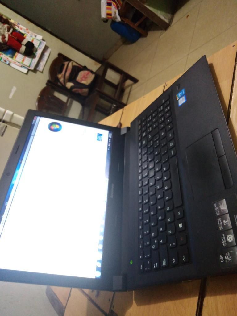 Laptop Lenovo I5 Lector Huella 16 Pulg