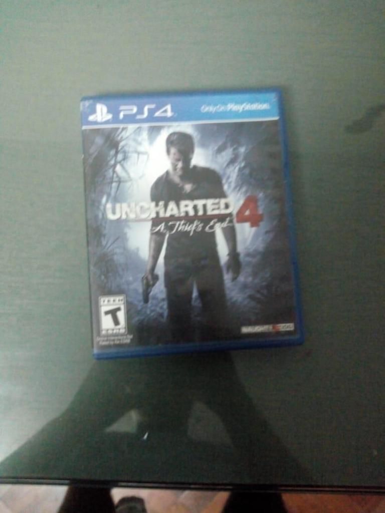 juego PS4 Uncharted 4 en perfecto estado