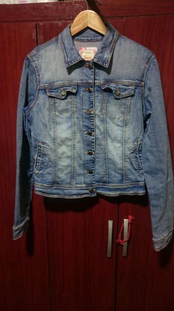 Casaca jean marca Scombro mujer. Talla M